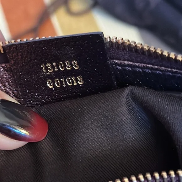 Gucci Bamboo Ring Hobo in Burgundy Metallic Leather - Picture 10 of 17